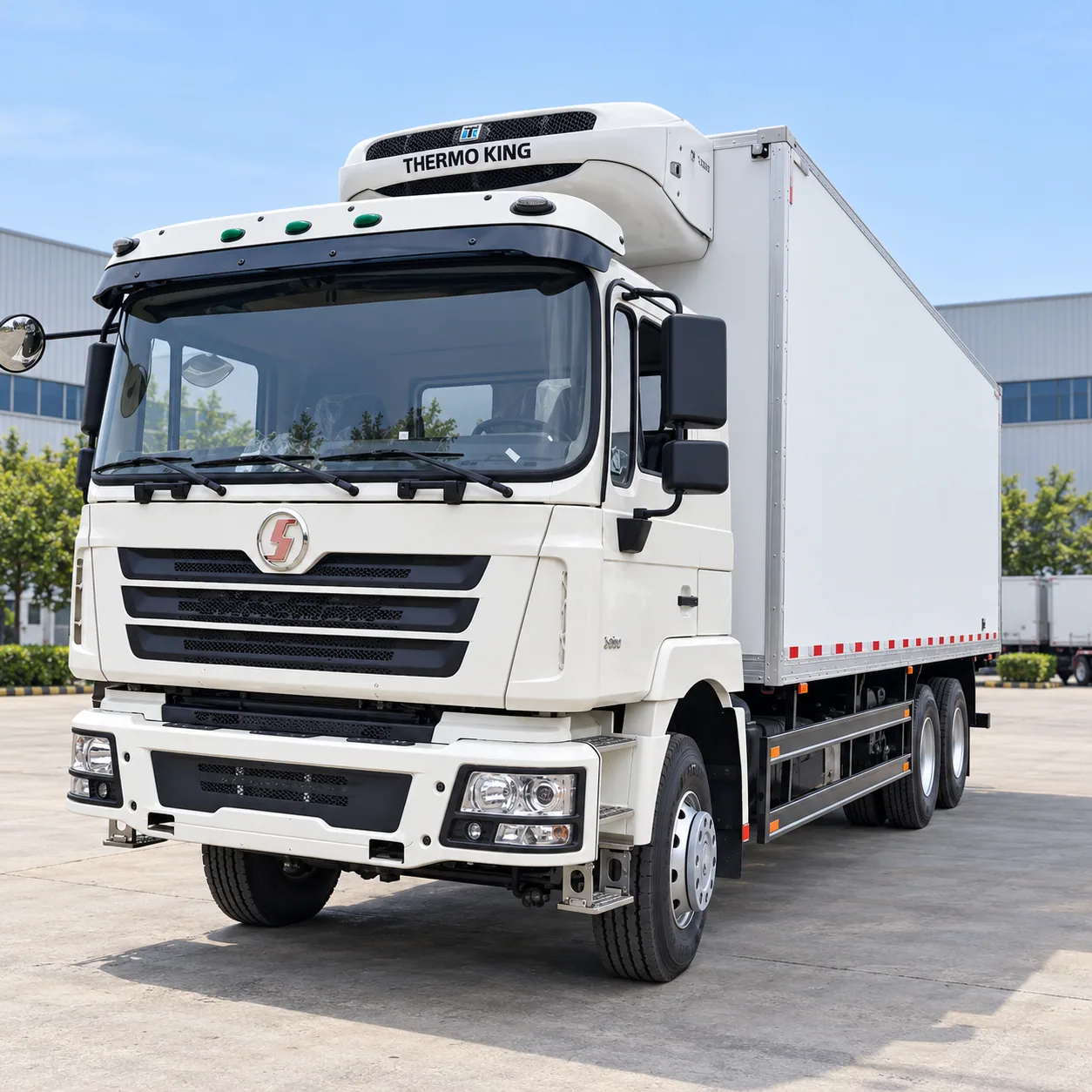 SHACMAN F3000 Refrigerated Truck 4×2 / 6×4 / 8×4 Cold Chain Transport Truck photo 1