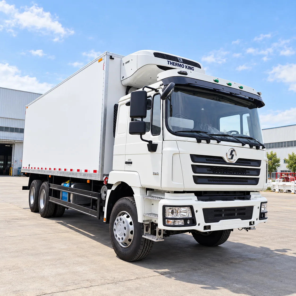 SHACMAN F3000 Refrigerated Truck 4×2 / 6×4 / 8×4 Cold Chain Transport Truck product display