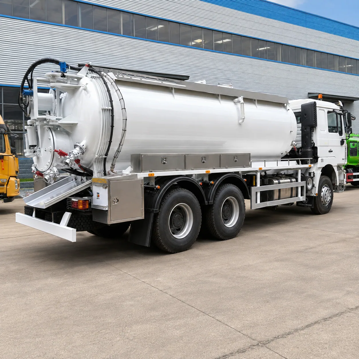 SHACMAN F3000 Sewage Suction Truck 300 / 340 / 375 / 380 / 400 / 420HP 12 / 15 / 18 / 20 / 25 / 30CBM Available detail photo