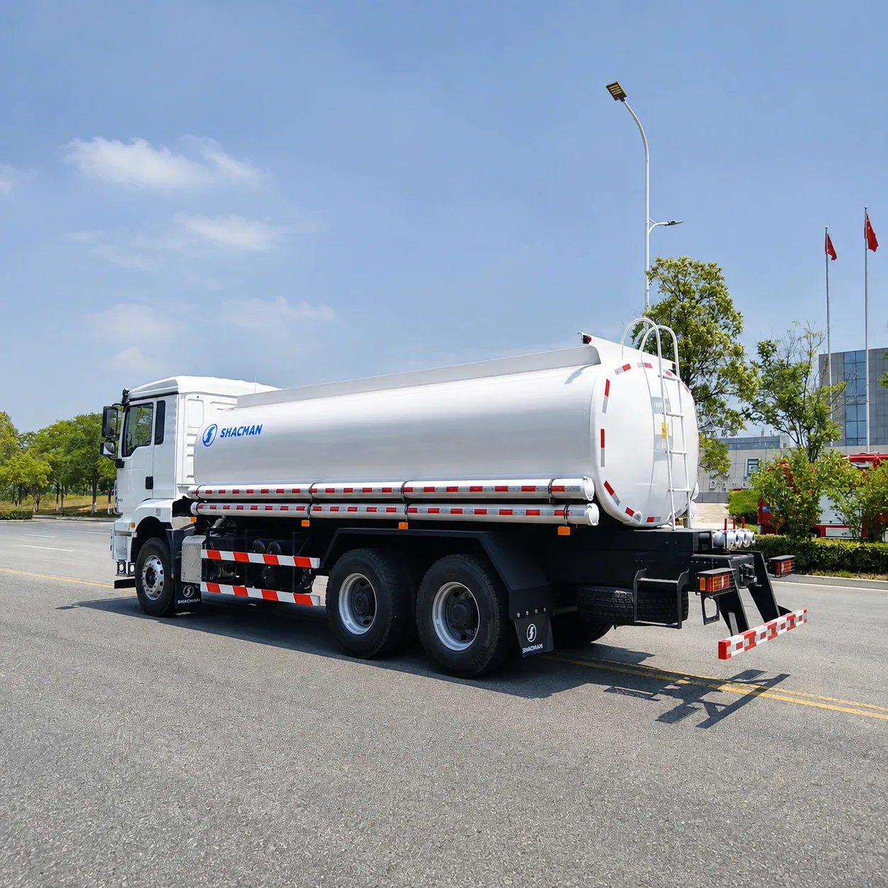SHACMAN H3000 Water Tanker Truck 300 / 336 / 340 / 375 / 380 / 400 / 430 / 460HP 10 / 15 / 20 / 25 / 30CBM Available – Water Sprinkler Optional detail photo