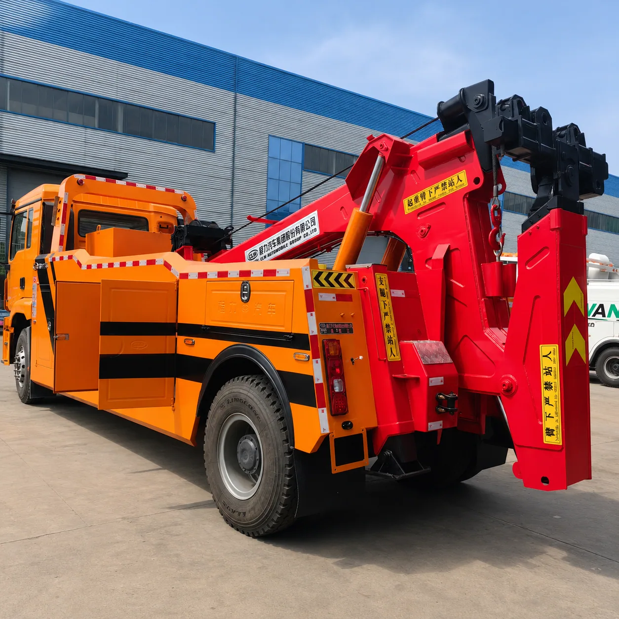 SHACMAN Heavy Duty Recovery Truck 340 / 380 / 400 / 430 / 460HP 20 / 25 / 30 / 40 / 50T Available product display