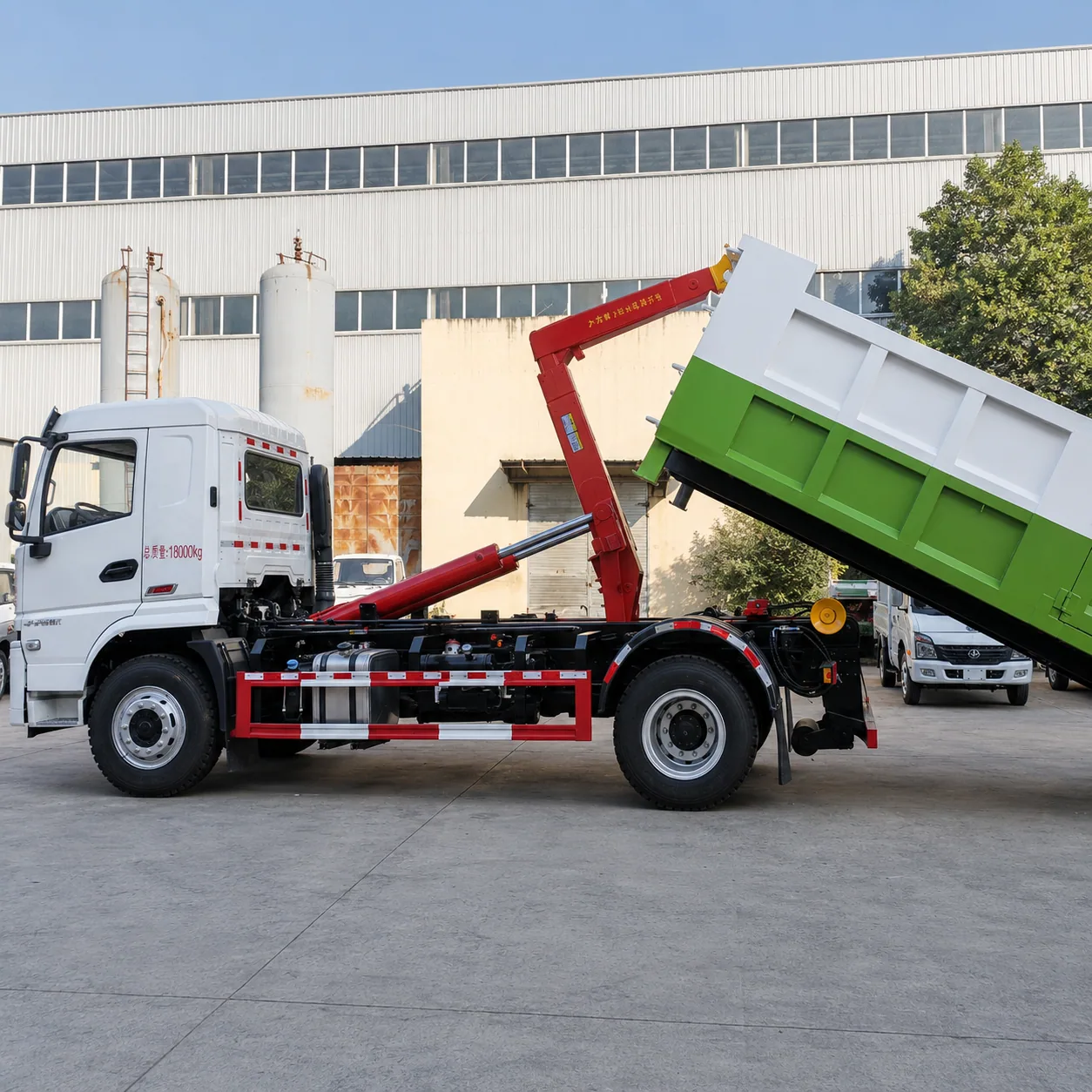 SHACMAN Hook Lift Garbage Truck 180 / 240 / 280 / 340 / 380HP 8–25CBM Available product display