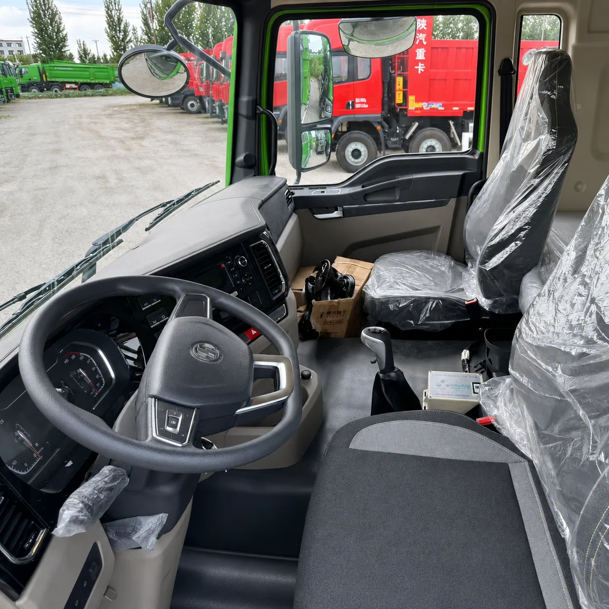 Shacman M3000 8×4 Dump Truck 350 / 375 / 380 / 400 / 430HP Available detail photo