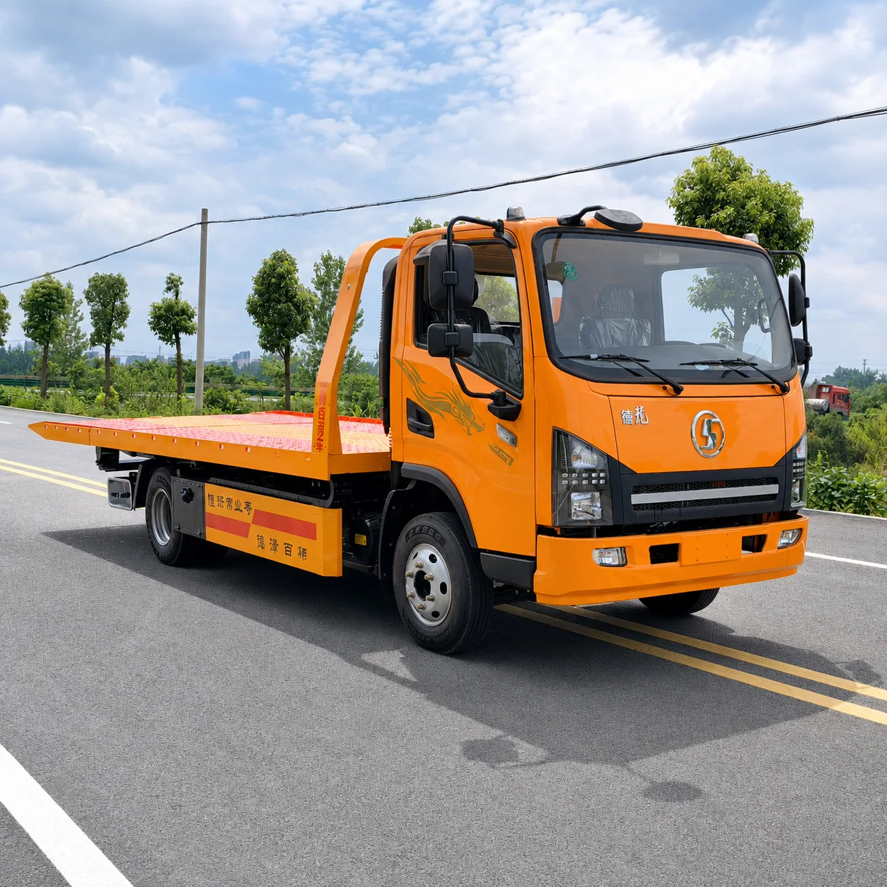 SHACMAN Wrecker Truck 180 / 240 / 280 / 340HP 5 / 8 / 10 / 12T Available photo 1