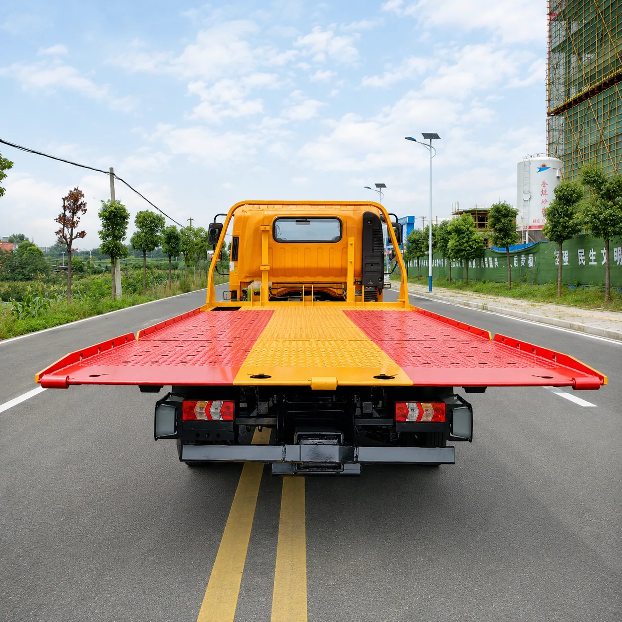 SHACMAN Wrecker Truck 180 / 240 / 280 / 340HP 5 / 8 / 10 / 12T Available product display