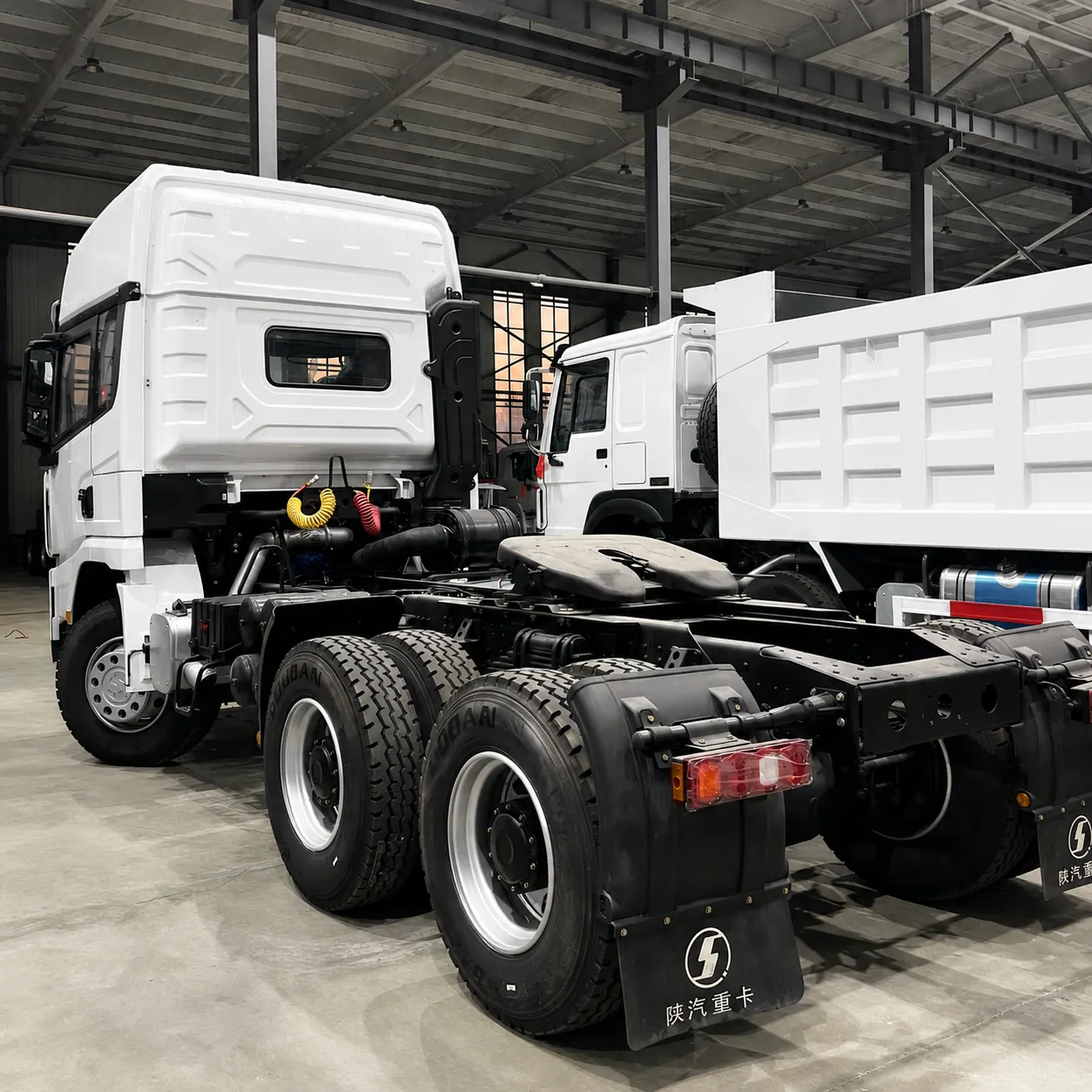Shacman X3000 6×4 Tractor Truck 385 / 400 / 430 / 440 / 460 / 480HP Available product display