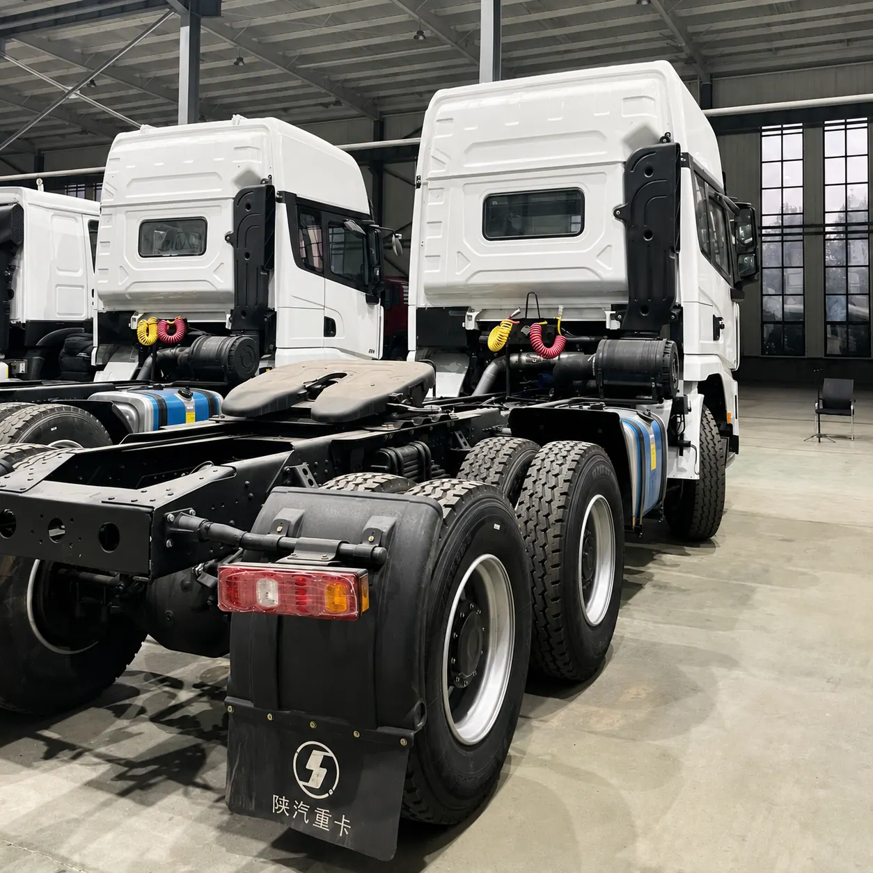 Shacman X3000 6×4 Tractor Truck 385 / 400 / 430 / 440 / 460 / 480HP Available product display