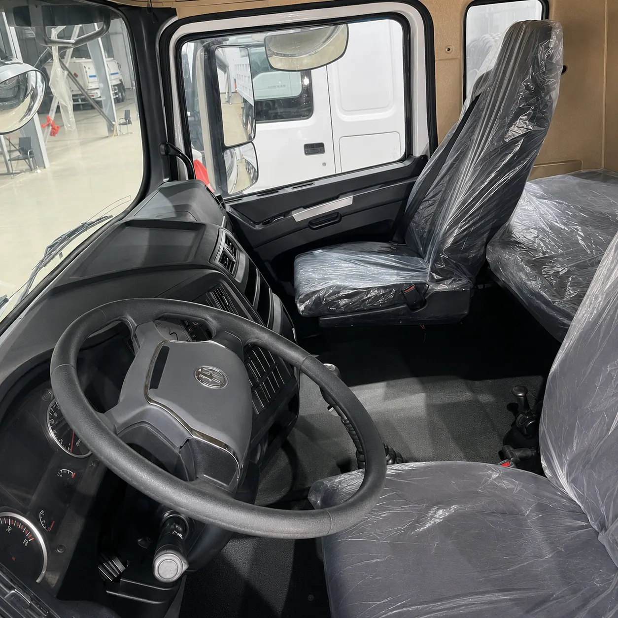 Shacman X3000 6×4 Tractor Truck 385 / 400 / 430 / 440 / 460 / 480HP Available detail photo