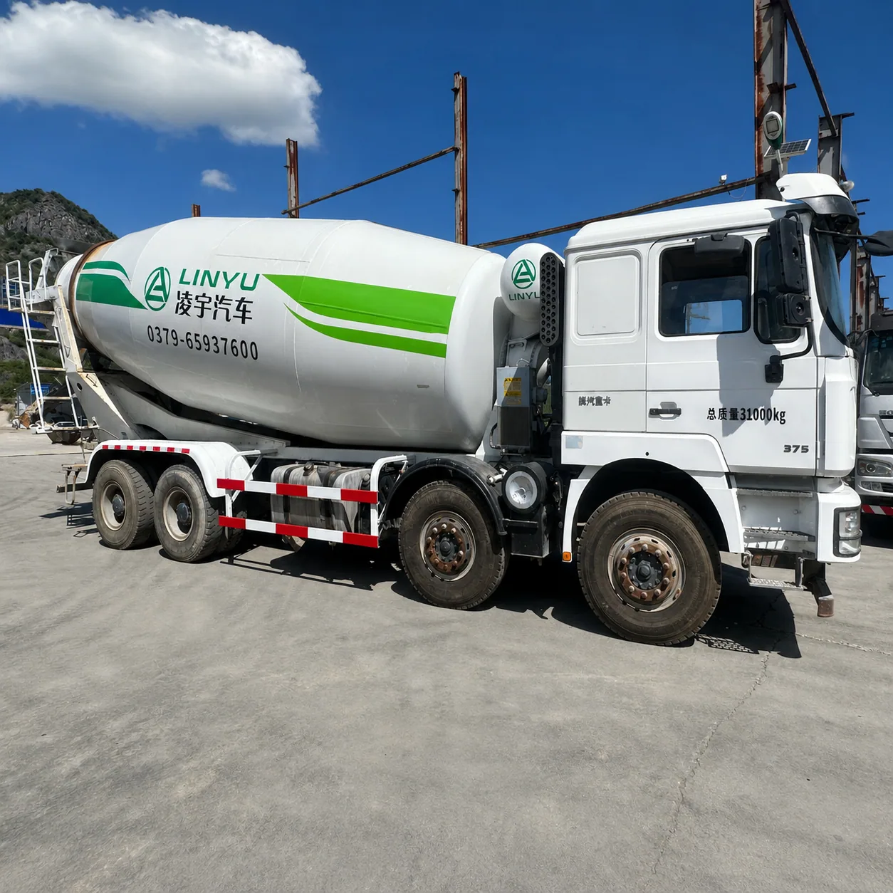 SHACMAN X3000 Concrete Mixer Truck 300 / 340 / 380 / 400 / 420HP 8 / 10 / 12 / 14 / 16CBM Available detail photo