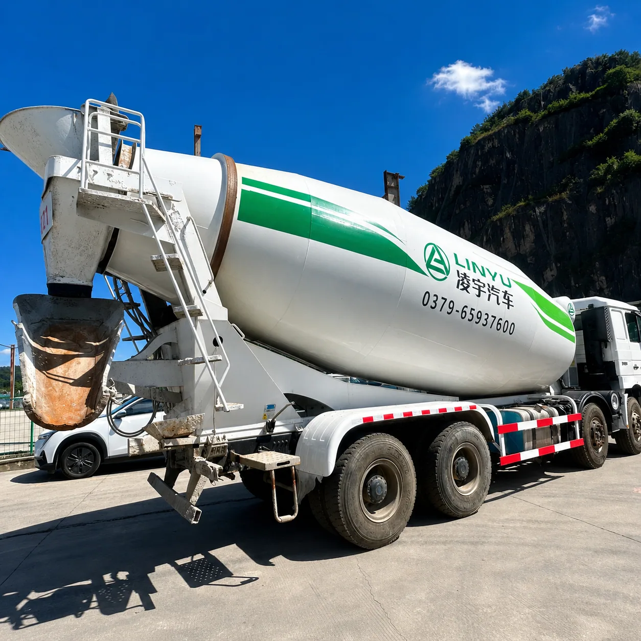 SHACMAN X3000 Concrete Mixer Truck 300 / 340 / 380 / 400 / 420HP 8 / 10 / 12 / 14 / 16CBM Available detail photo