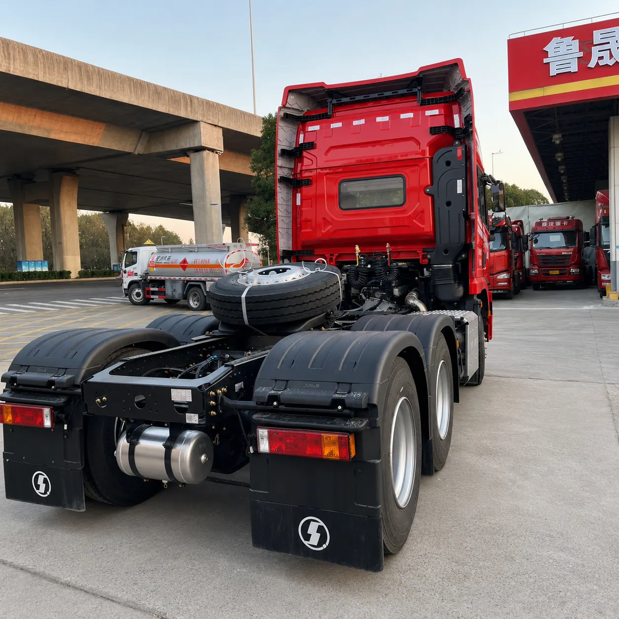 Shacman X5000 6×4 Tractor Truck 430 / 460 / 500 / 520 / 550HP Available detail photo